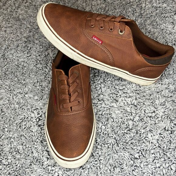 LEVI’s Sz 9 Unisex Lace Up Sneakers - Picture 1 of 9